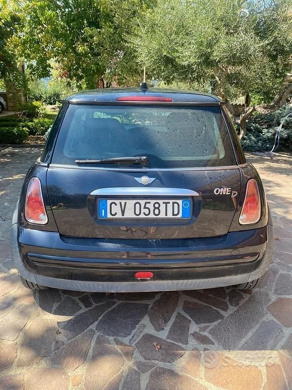 Usata Mini ONE 75 CV (55 kW) 2005 Nero Utilitaria