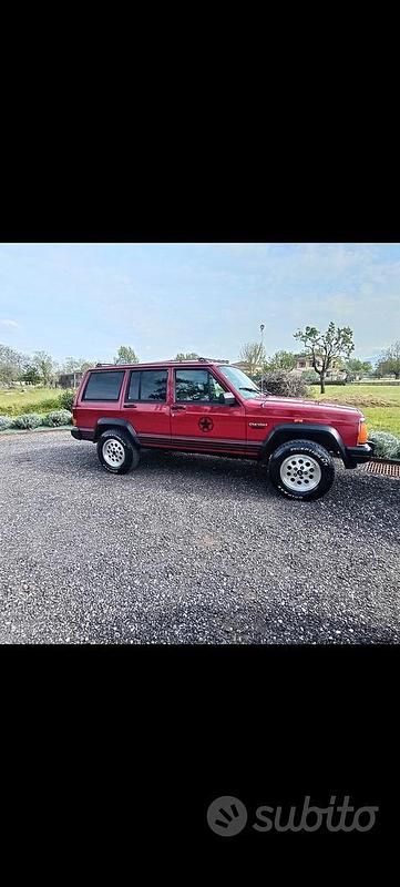 Usata Jeep Cherokee 80 CV (58 kW) 1987 Rosso SUV
