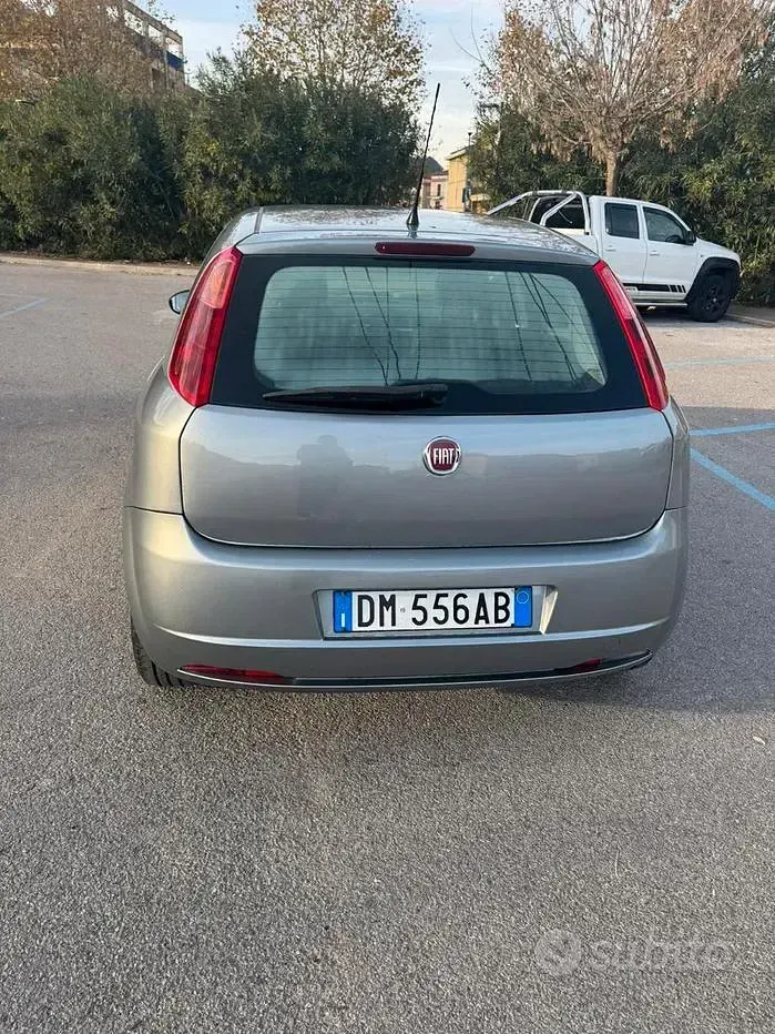 Usata Fiat Grande Punto 75 CV (55 kW) 2007 Grigio Utilitaria