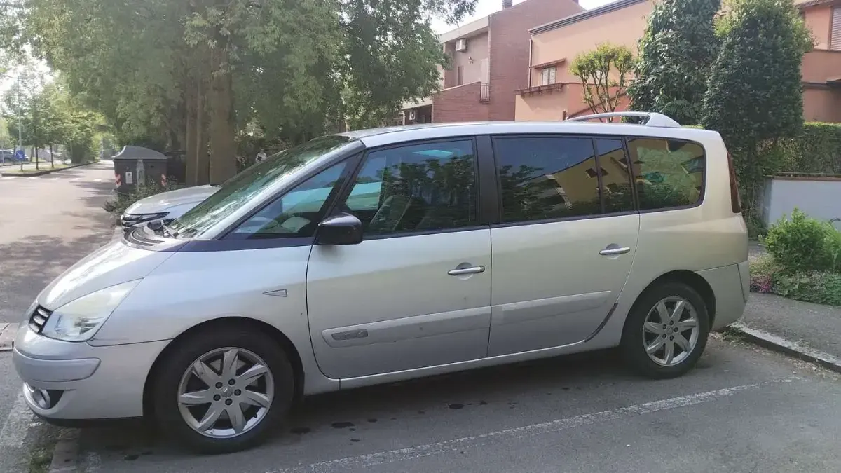 Usata Renault Espace 129 CV (94 kW) 2008 Argento Monovolume