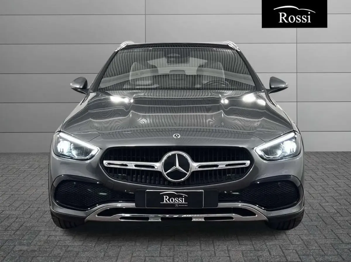 Usata Mercedes C220 Advanced Plus 197 CV (144 kW) 2023 Grigio scuro metallizzato Station wagon