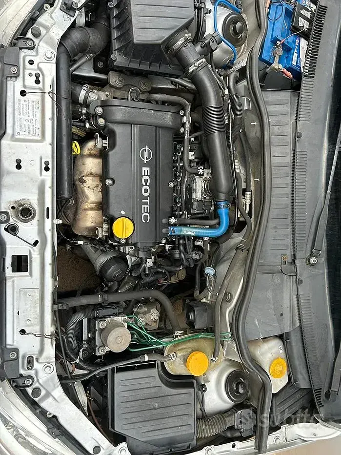 Usata Opel Corsa 80 CV (58 kW) 2005 Grigio Utilitaria