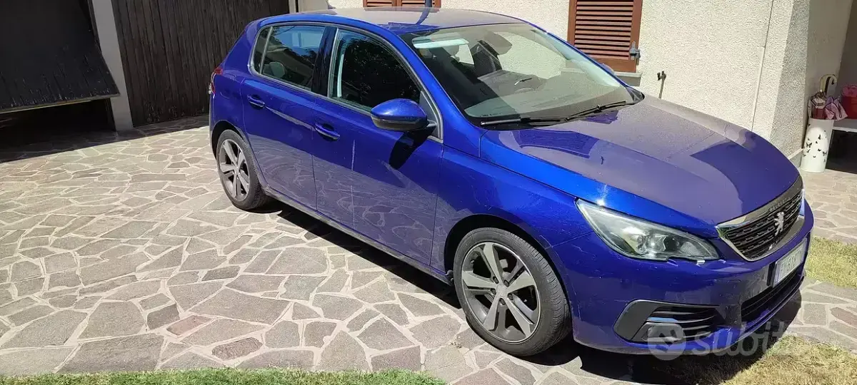 Usata Peugeot 308 110 CV (80 kW) 2019 Bluazzurro Berlina