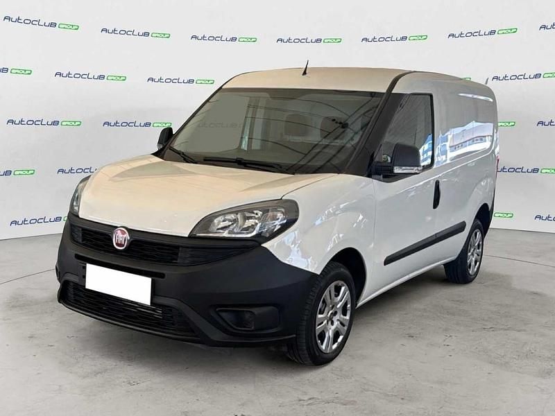 Usata Fiat Doblò Lounge 95 CV (69 kW) 2021 Bianco Monovolume