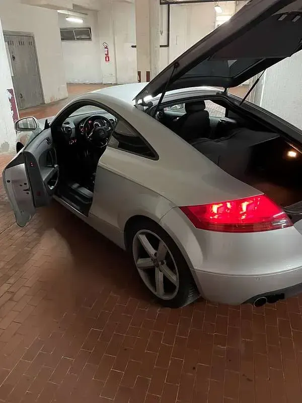 Second-hand Audi TT Ambiente 200 CP (147 kW) 2007 Argintiu Coupe