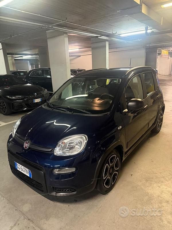 Usata Fiat Panda Sport 70 CV (51 kW) 2021 Blu Utilitaria