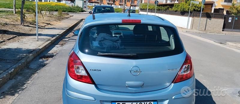 Usata Opel Corsa 69 CV (50 kW) 2008 Blu Utilitaria
