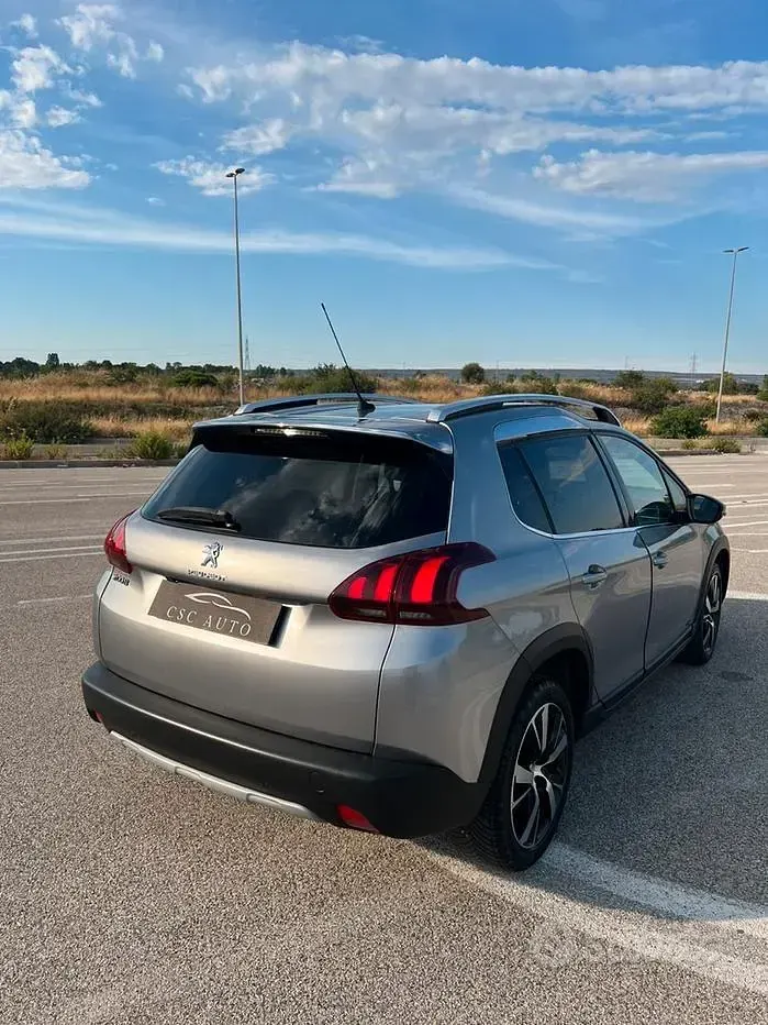 Usata Peugeot 2008 100 CV (73 kW) 2016 Grigio SUV