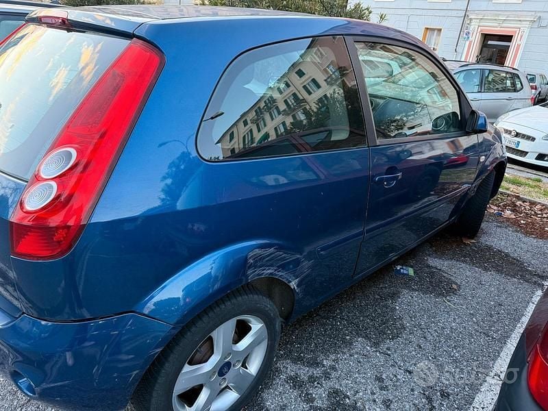 Usata Ford Fiesta 2007 Blu Utilitaria