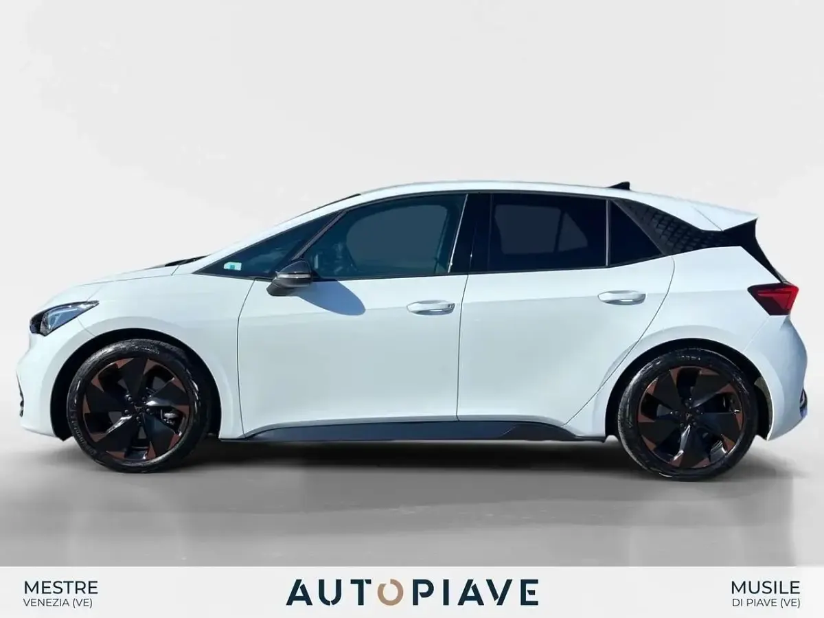 Usata Cupra Born e-Boost 169 kW (231 CV) 2023 Bianco Utilitaria
