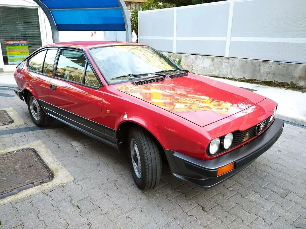 Usata Alfa Romeo GTV 129 CV (94 kW) 1984 Coupé