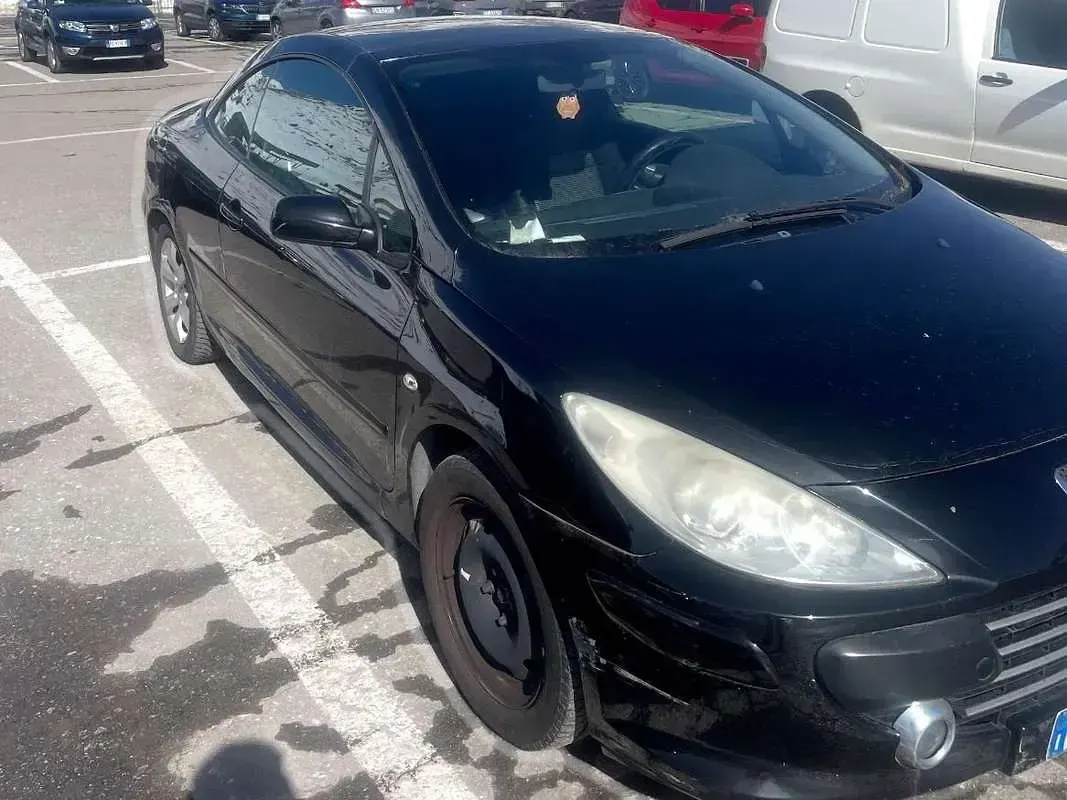 Usata Peugeot 307 CC 136 CV (100 kW) 2006 Nero Cabrio