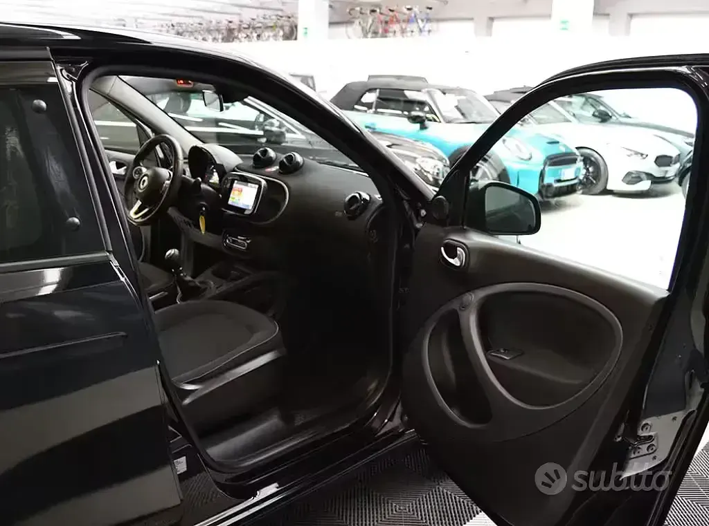 Usata Smart ForFour Passion 90 CV (66 kW) 2016 Nero Utilitaria