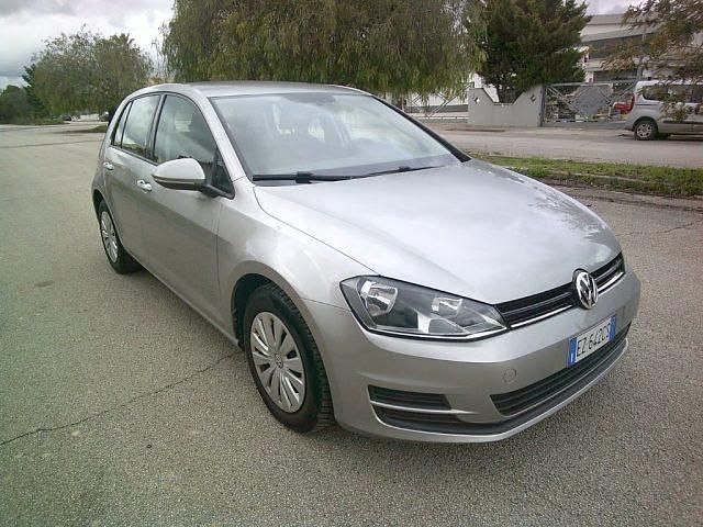 Usata VW Golf VII Trendline 90 CV (66 kW) 2015 Argento Berlina