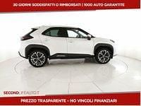 Usata Toyota Yaris Cross Lounge 116 CV (85 kW) 2022 Bianco SUV