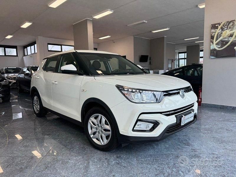 Usata SsangYong Tivoli 116 CV (85 kW) 2018 Bianco pastello SUV