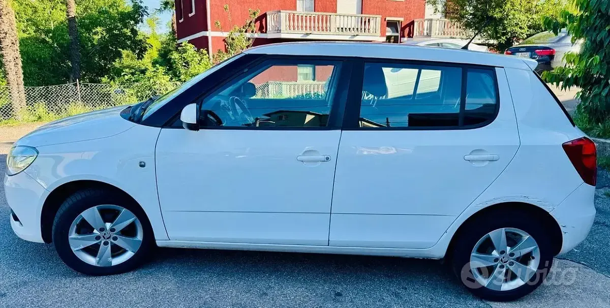 Usata Skoda Fabia 69 CV (50 kW) 2014 Bianco Berlina