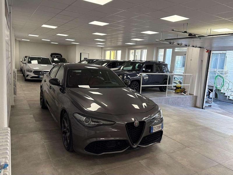 Usata Alfa Romeo Giulia Tech Edition 190 CV (139 kW) 2019 Grigio scuro Berlina