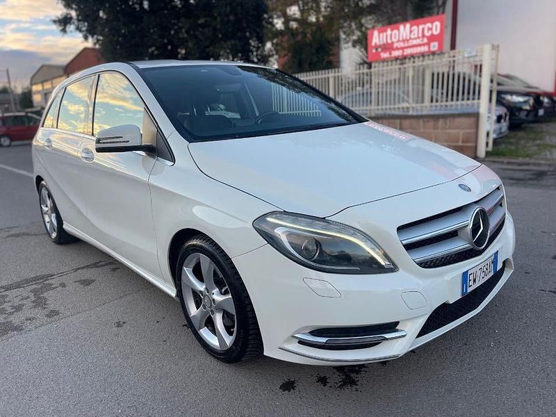 Usata Mercedes 180 Premium 122 CV (89 kW) 2014 Bianco Berlina