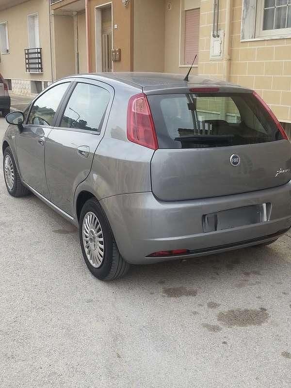Usata Fiat Grande Punto Dynamic 90 CV (66 kW) 2006 Utilitaria