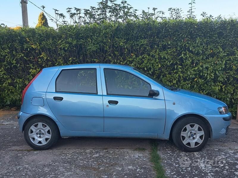 Usata Fiat Punto 60 CV (44 kW) 2001 Utilitaria
