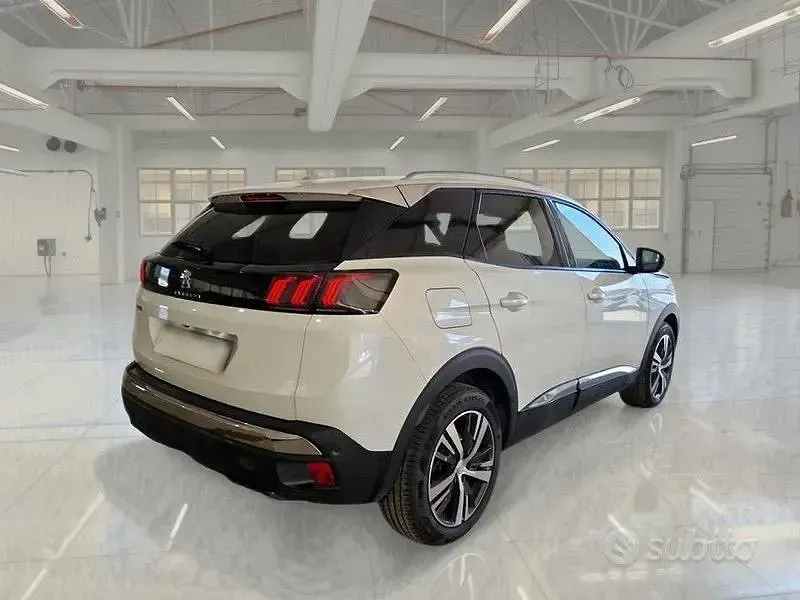 Usata Peugeot 3008 Allure 131 CV (96 kW) 2021 Bianco SUV