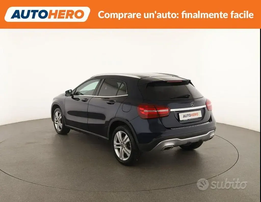 Usata Mercedes GLA200 136 CV (100 kW) 2018 Bluazzurro SUV