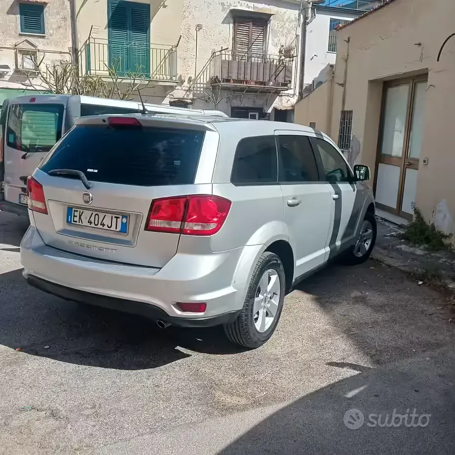 Usata Fiat Freemont 140 CV (102 kW) 2011 Grigio SUV