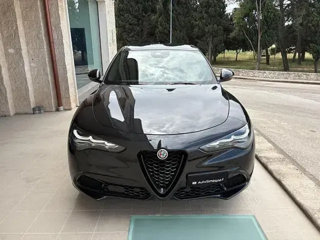Usata Alfa Romeo Stelvio Veloce 209 CV (153 kW) 2024 Nero SUV