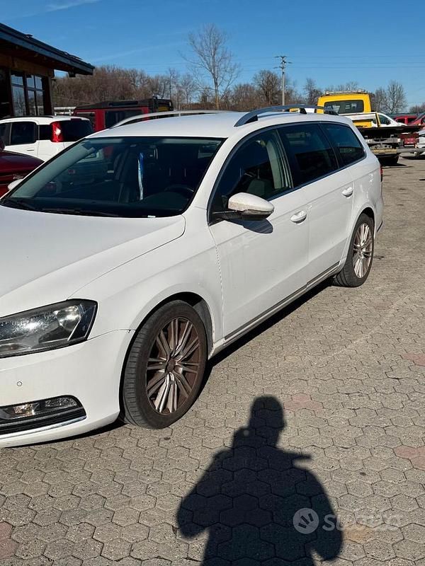 Usata VW Passat 170 CV (125 kW) 2012 Bianco Station wagon