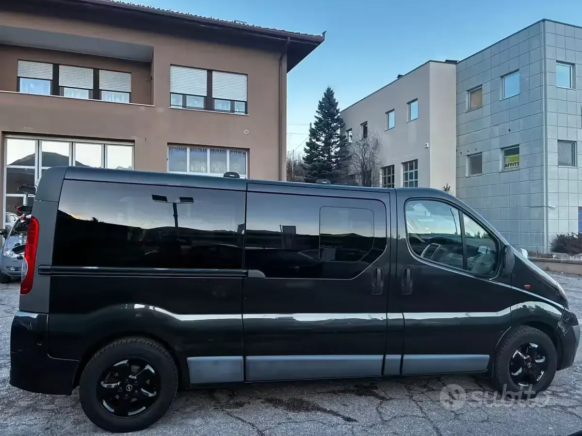 Usata Renault Trafic 114 CV (83 kW) 2014 Nero Monovolume