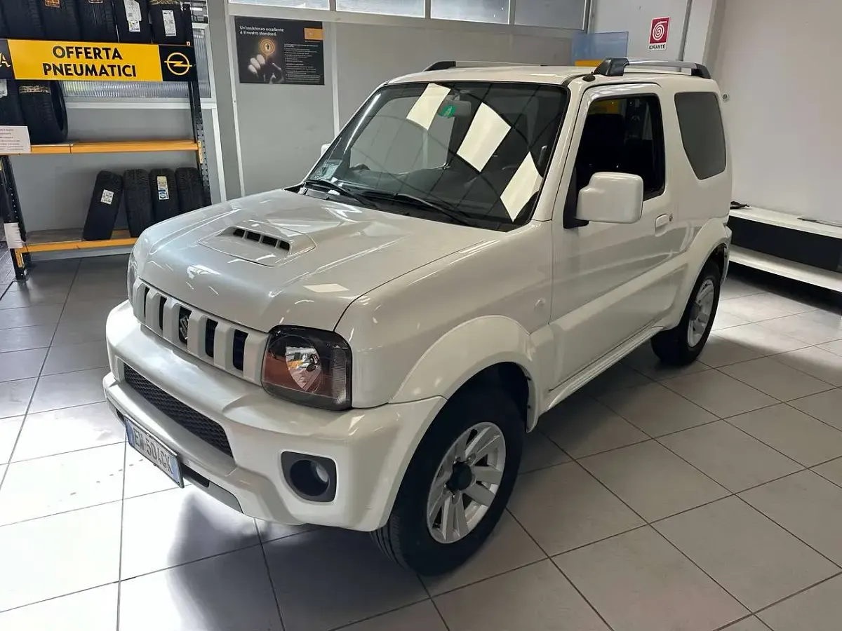 Usata Suzuki Jimny 86 CV (63 kW) 2014 Bianco SUV