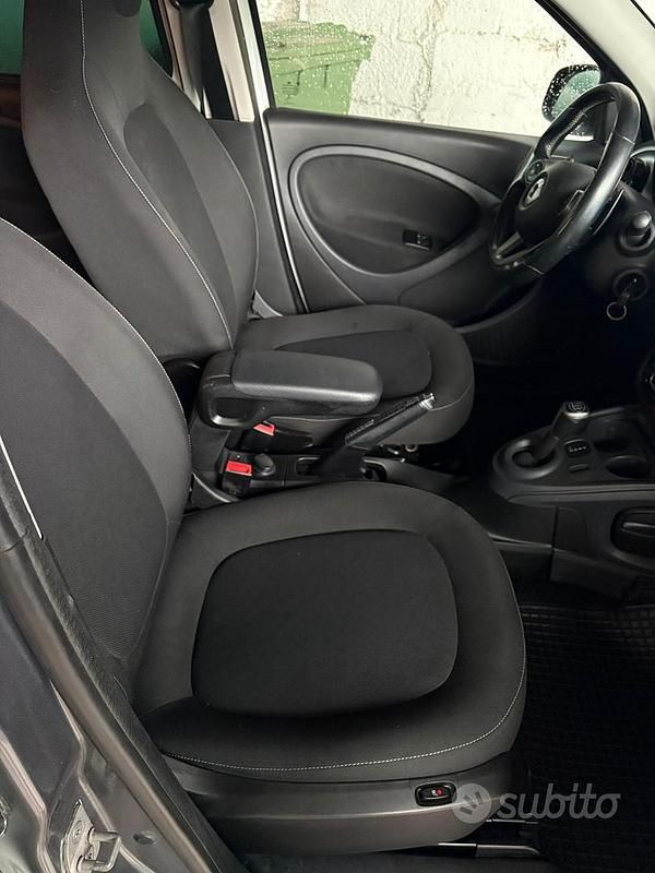 Usata Smart ForFour 90 CV (66 kW) 2018 Bianco Utilitaria
