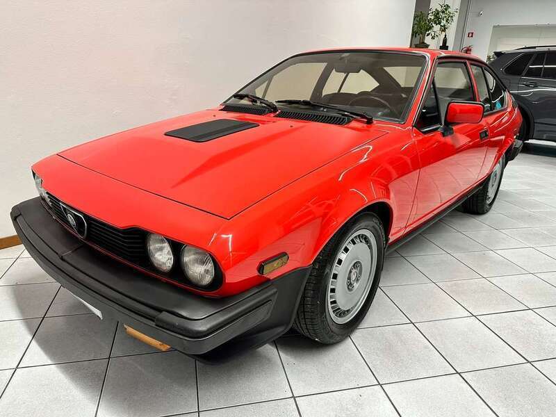 Usato 1985 Alfa Romeo GTV 2.5 Benzin 158 CV (29.000 €)