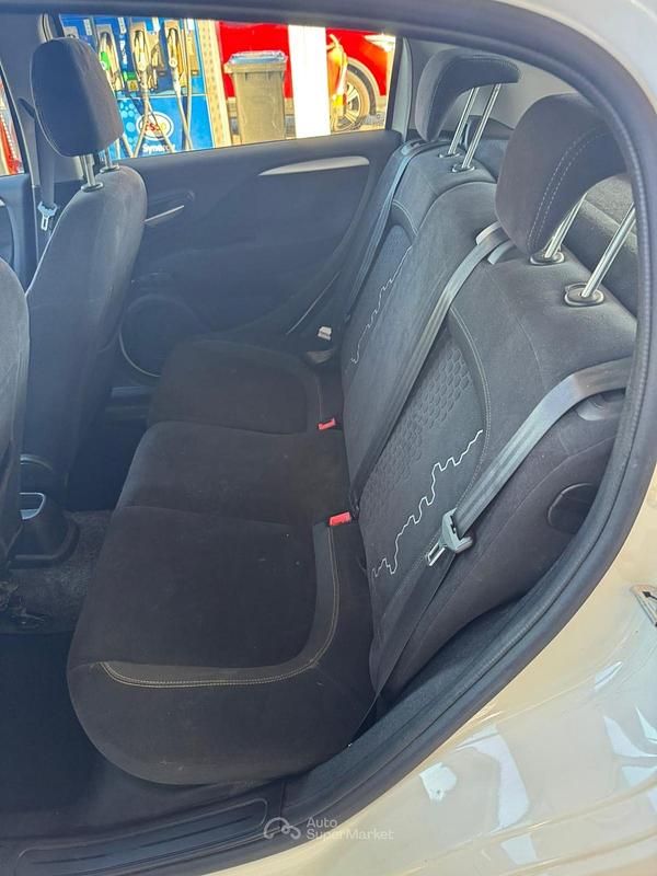 Usata Fiat Punto 77 CV (56 kW) 2015 Bianco Utilitaria