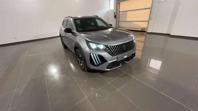 Usata Peugeot 2008 Allure 131 CV (96 kW) 2025 Grigio metallizzato SUV