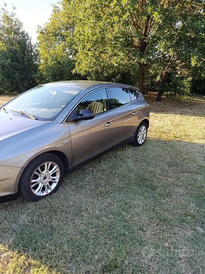 Usata Lancia Delta Silver 120 CV (88 kW) 2012 Utilitaria