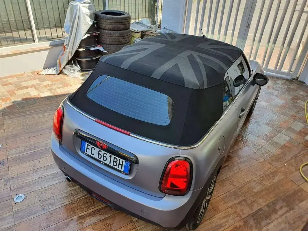 Usata Mini Cooper D Cabriolet Hype 116 CV (85 kW) 2016 Grigio Cabrio