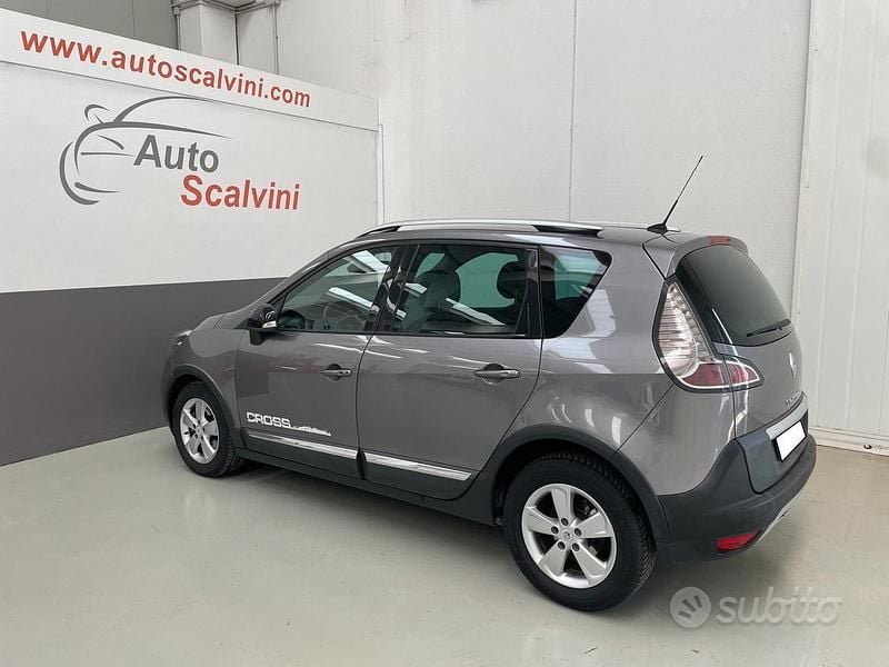 Usata Renault Scénic III XMOD 110 CV (80 kW) 2013 Grigio Monovolume