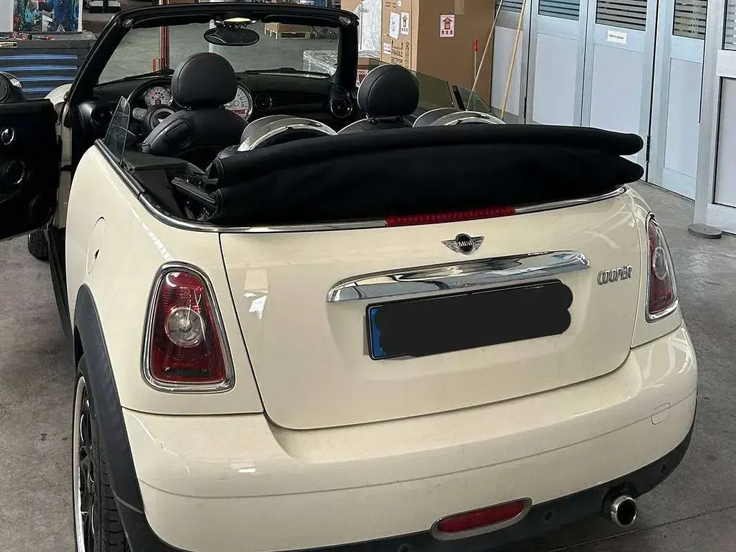 Usata Mini Cooper Cabriolet 120 CV (88 kW) 2009 Cabrio