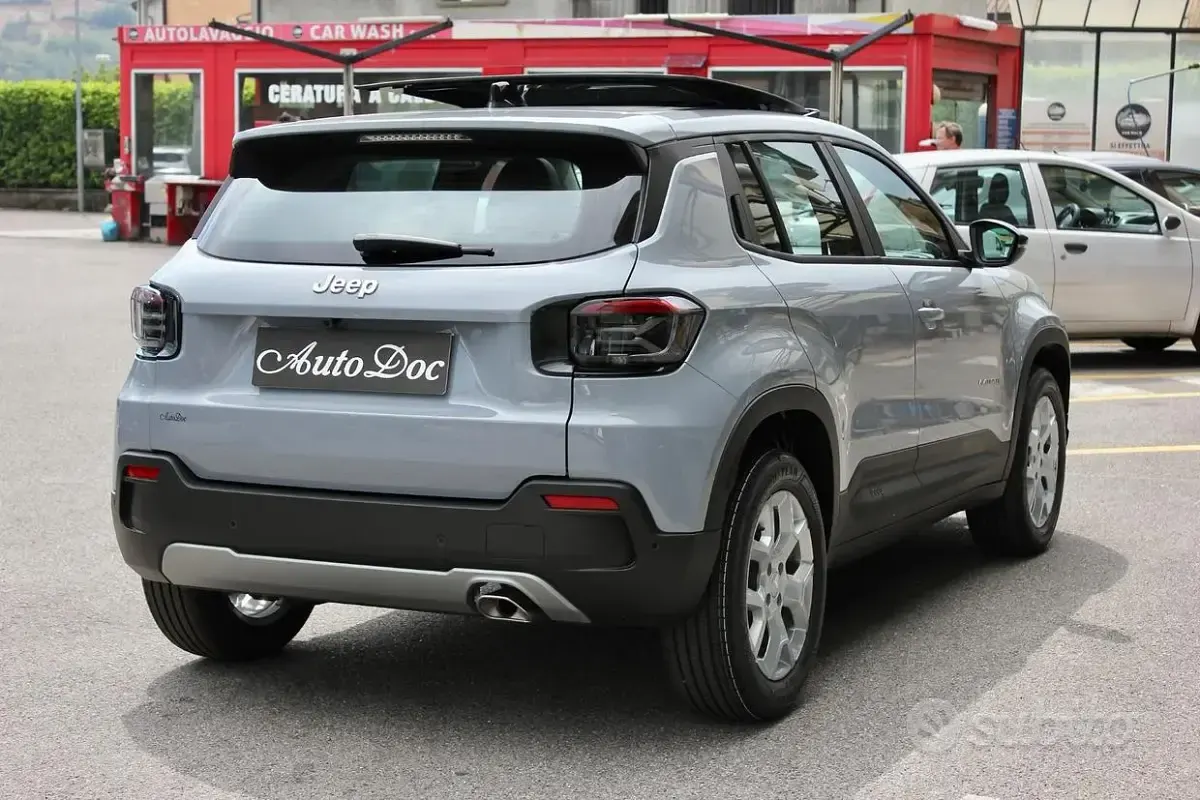 Nuova Jeep Avenger Altitude 101 CV (74 kW) 2026 Grigio SUV