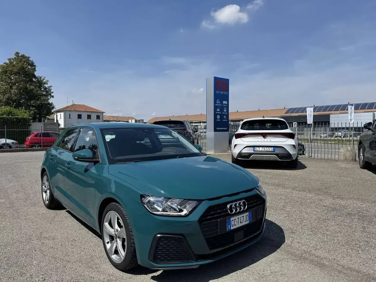Usata Audi A1 Sportback Ambiente 110 CV (80 kW) 2020 Blu/azzurro Utilitaria
