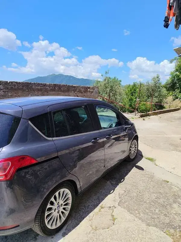 Usata Ford B-MAX Titanium 86 CV (63 kW) 2014 Grigio Monovolume