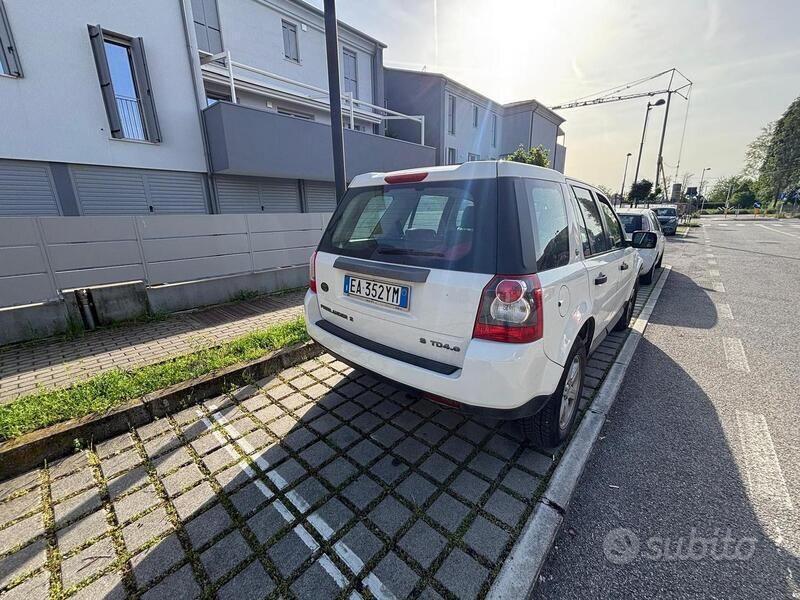 Usata Land Rover Freelander 2 160 CV (117 kW) 2010 Bianco SUV