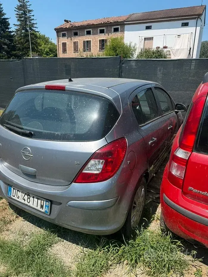 Usata Opel Corsa 90 CV (66 kW) 2007 Grigio Utilitaria