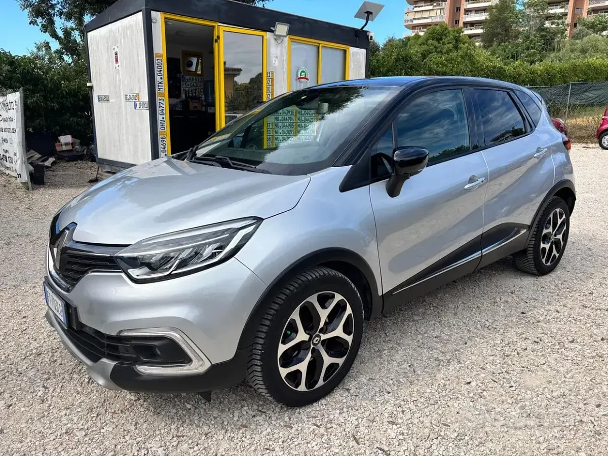 Usata Renault Captur Initiale Paris 90 CV (66 kW) 2018 Grigio SUV