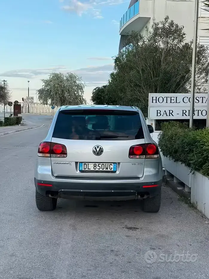 Usata VW Touareg 224 CV (164 kW) 2007 Grigio SUV