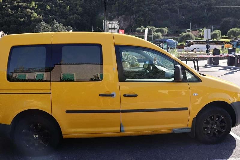 Giallo Usata 2006 VW Caddy Monovolume | 4350 € (Buon prezzo) - Immagine 1/4