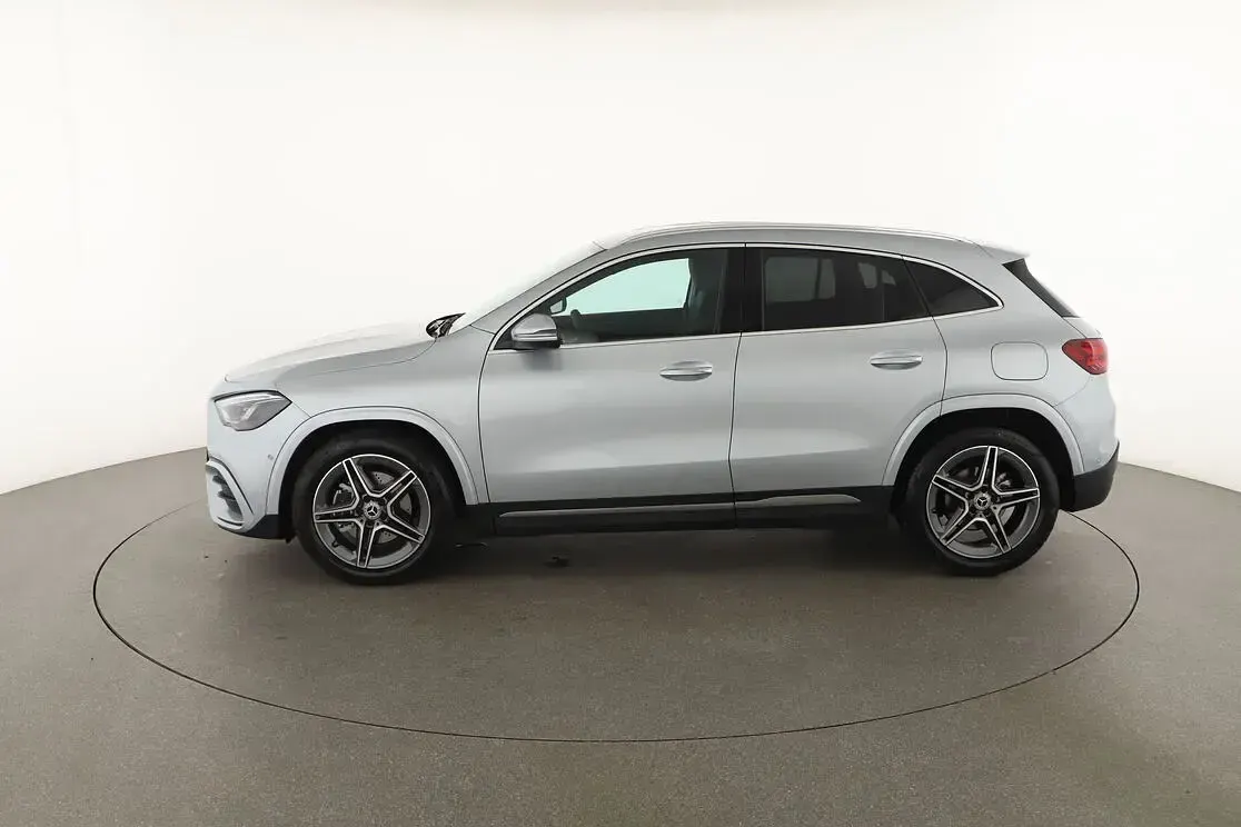 Occasion Mercedes GLA200 AMG line 150 ch (110 kW) 2025 Argent SUV