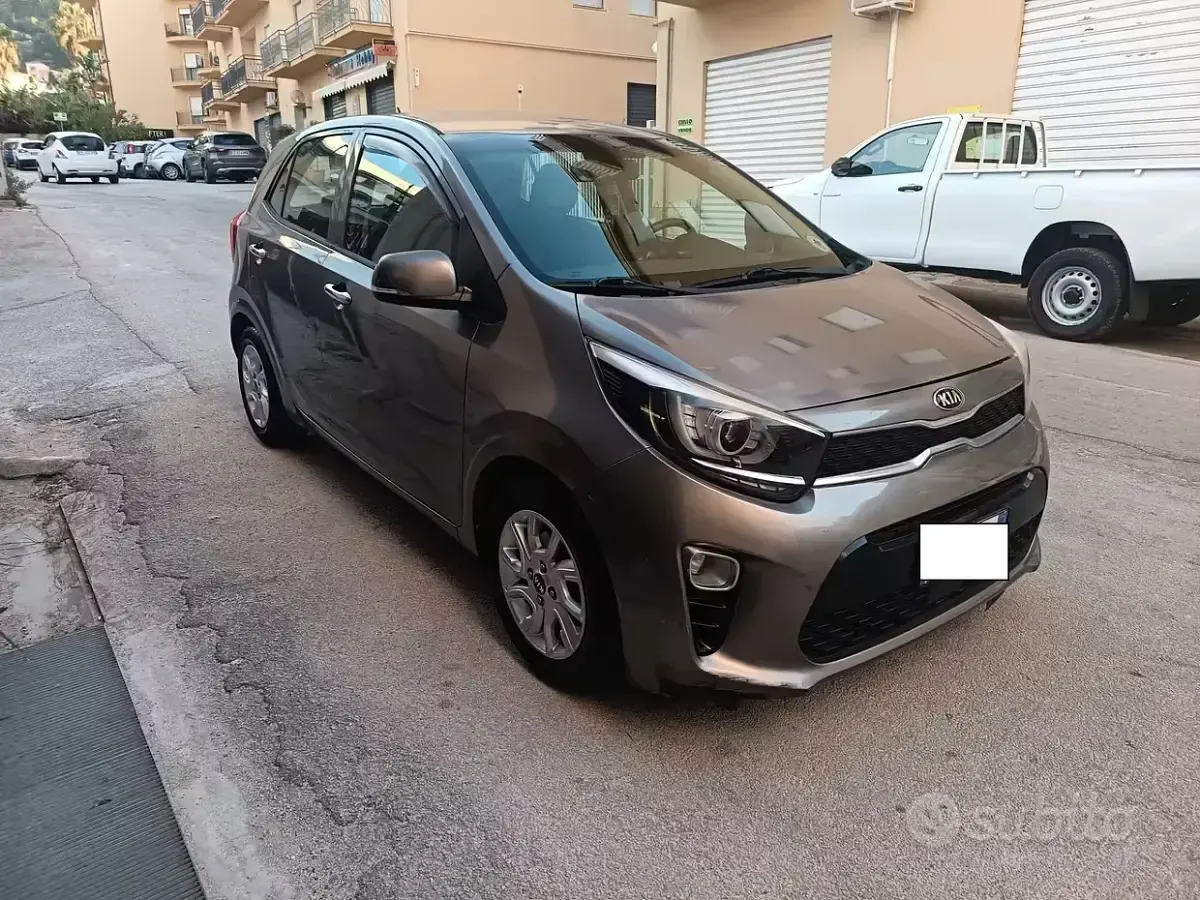 Usata Kia Picanto Urban 66 CV (48 kW) 2017 Grigio Utilitaria